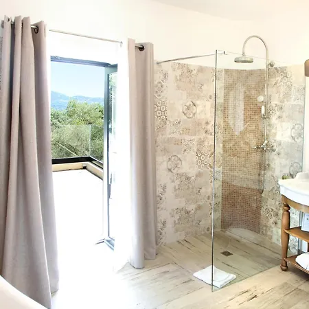 L'hostellerie Du Moulin Des Oliviers Hotel 5*