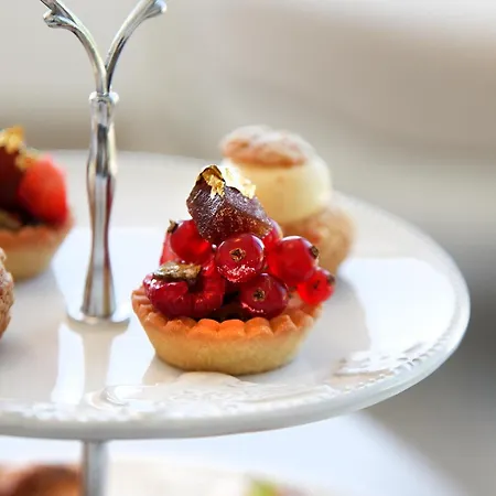 Hotel L'hostellerie Du Moulin Des Oliviers 5*