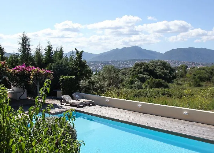 L'hostellerie Du Moulin Des Oliviers 5*