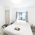 L'hostellerie Du Moulin Des Oliviers 5*