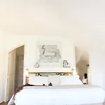 L'hostellerie Du Moulin Des Oliviers Otel 5*