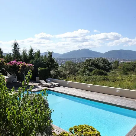 L'hostellerie Du Moulin Des Oliviers 5*