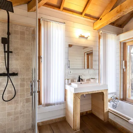 Hotel L'hostellerie Du Moulin Des Oliviers 5*