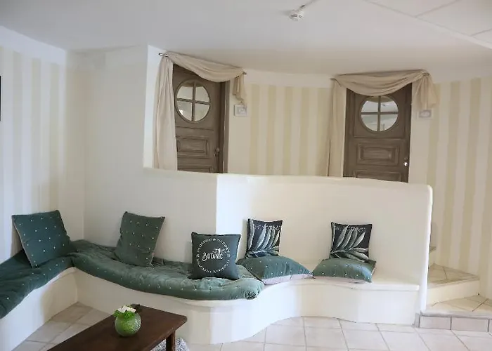 L'hostellerie Du Moulin Des Oliviers Hotel 5*