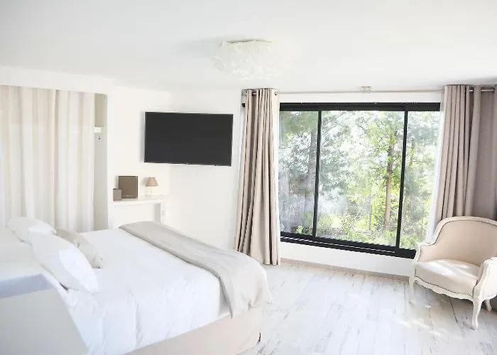 L'hostellerie Du Moulin Des Oliviers Hotel Olmeto (Corsica)